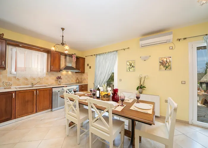 Stunning Tranquil Villa With Private Pool Villa *