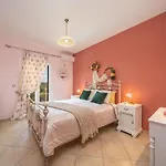 Stunning Tranquil With Private Pool Számi