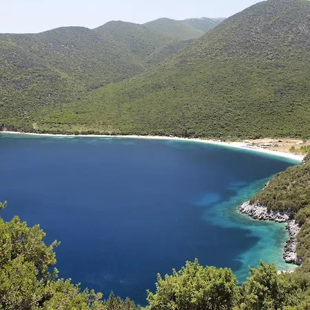Stunning Tranquil With Private Pool 사미