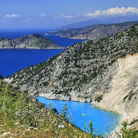 Stunning Tranquil With Private Pool 사미